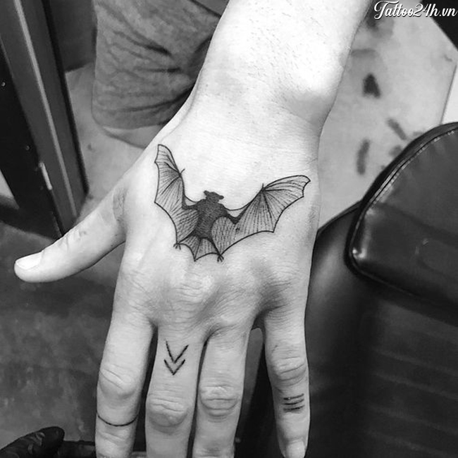 Hình xăm Bat 37 ảnh phác thảo hình xăm và ý nghĩa cho nam và nữ hình  xăm trên cổ và trên cánh tay trên lưng và trên ngực các tùy chọn